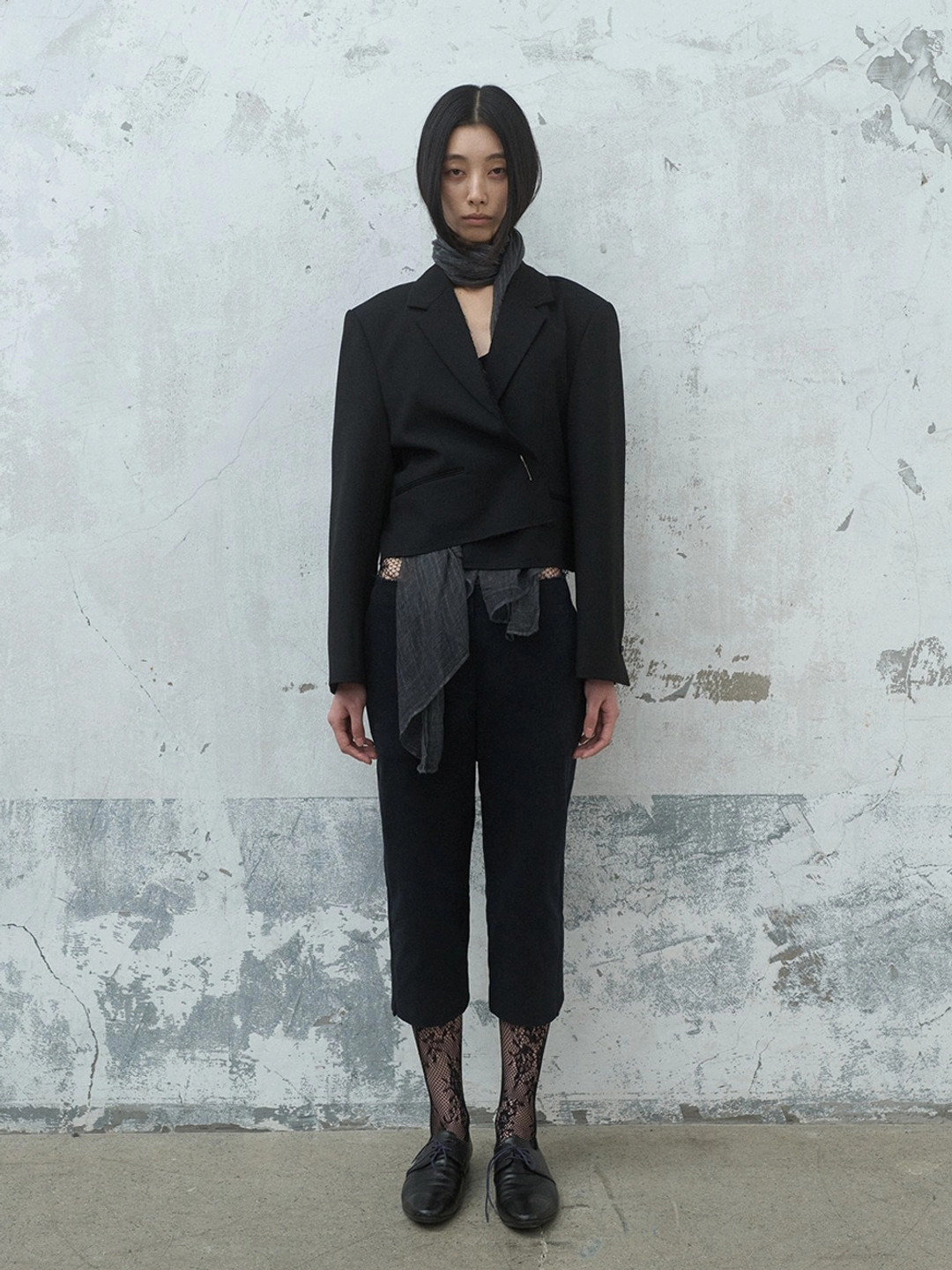 오에프씨 Raw Edge Cropped Jacket (black) 상품 이미지 1