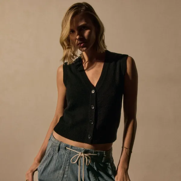 Soft Featherweight Cashmere Buttoned Vest - Black