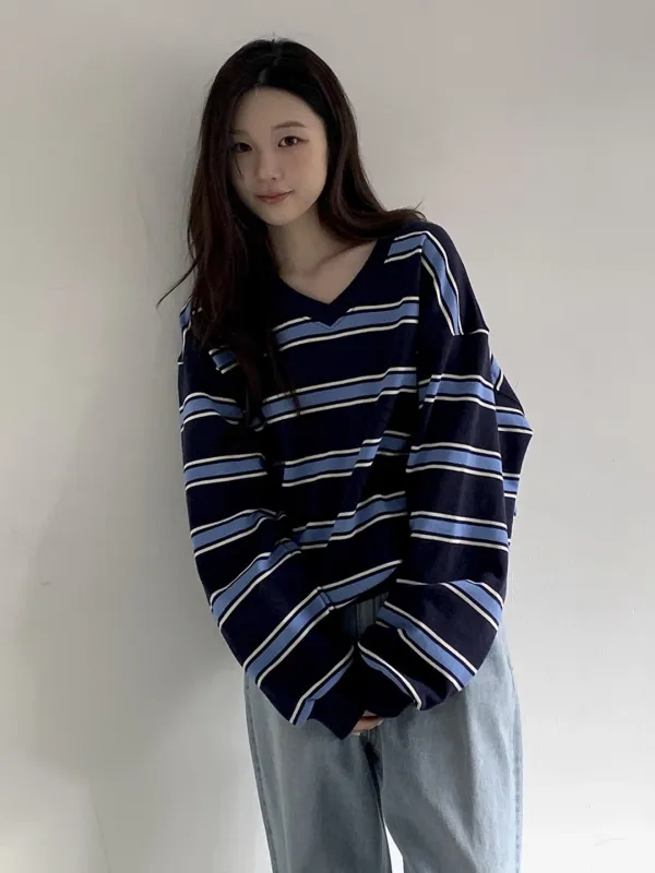 STRIPE V NECK SWEATSHIRT - NAVY