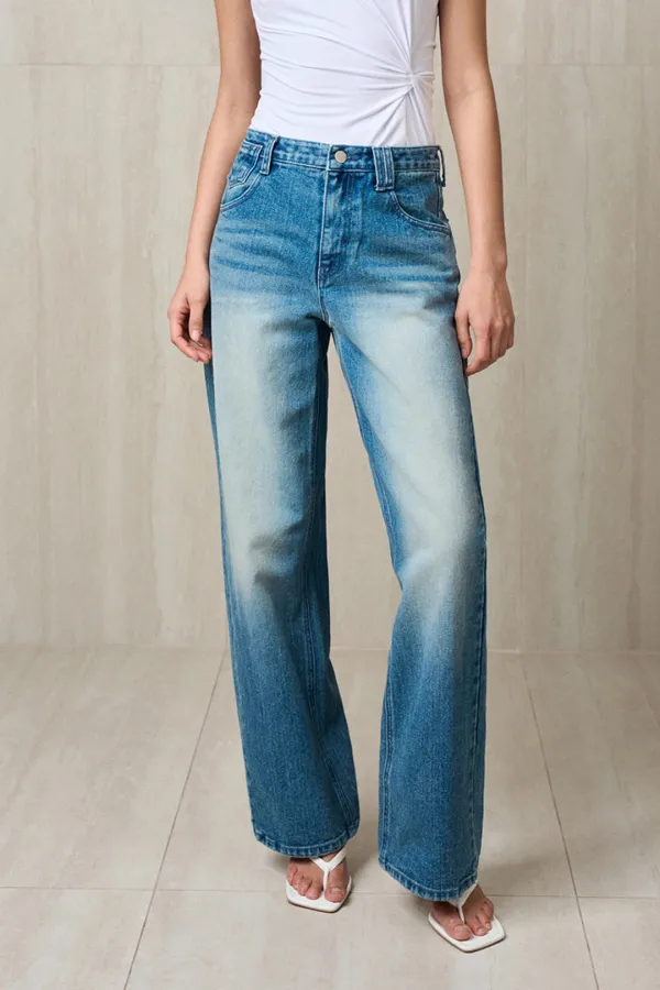WASHED DENIM JEAN