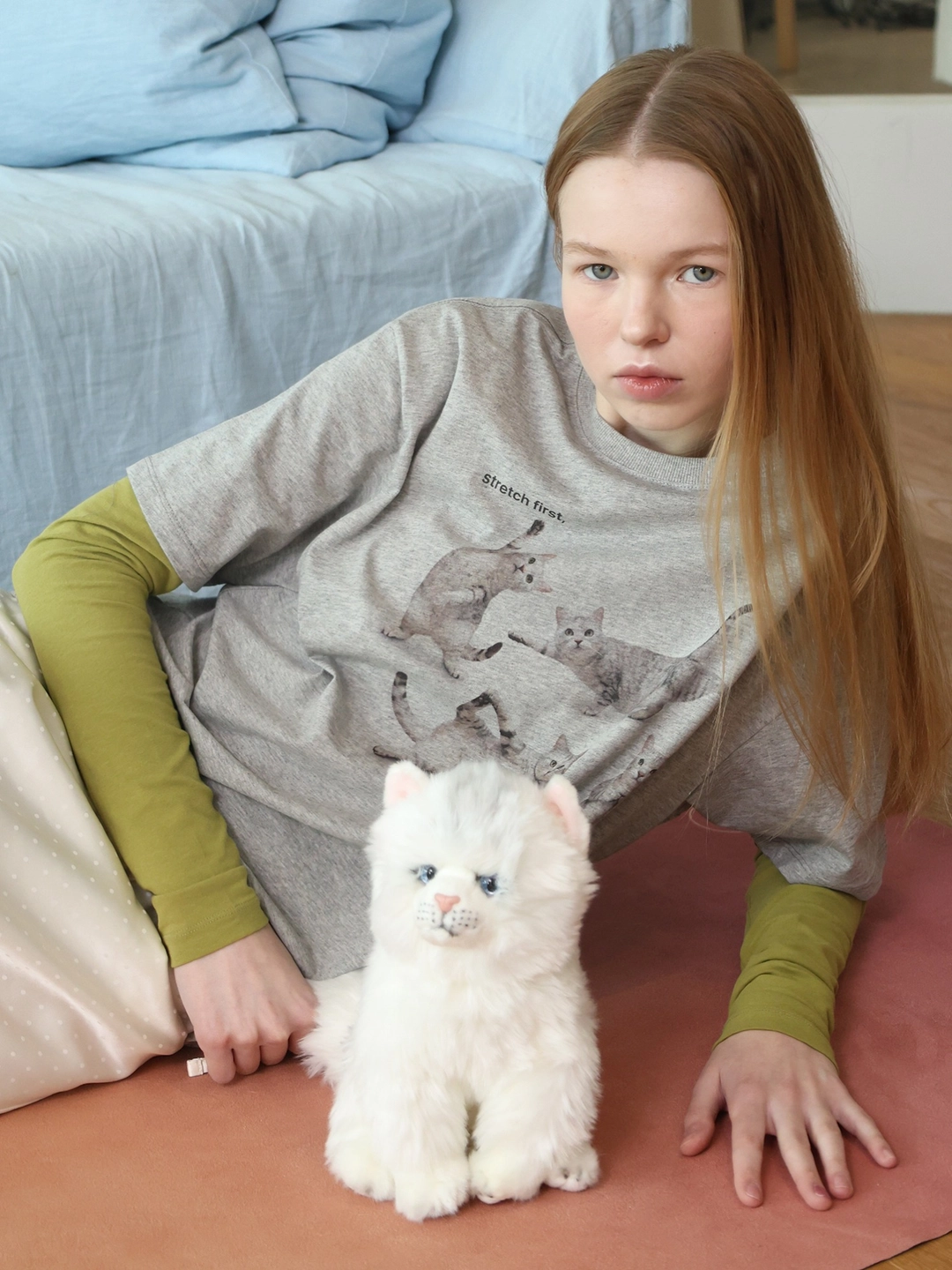 포에브 Stretching Cat T-Shirt - Melange Grey 상품 이미지 2