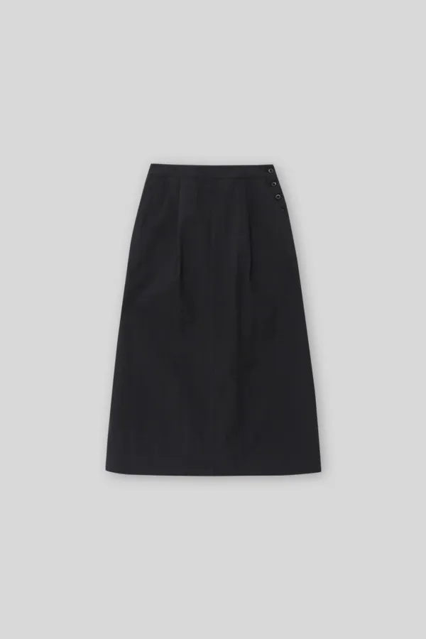 Neatly button skirt (black)