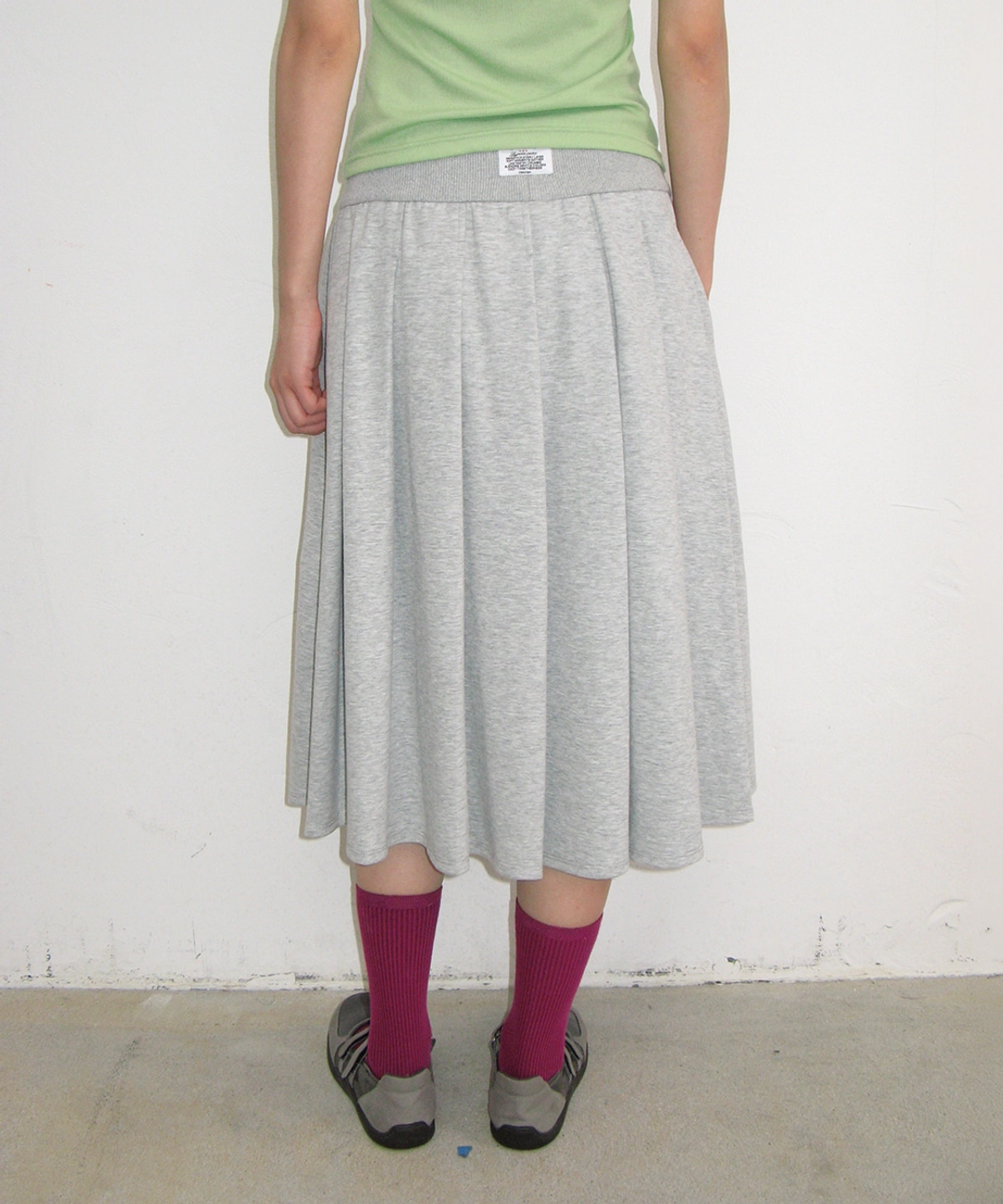 론론 PLEATS SWEAT LONG SKIRT GREY 상품 이미지 1