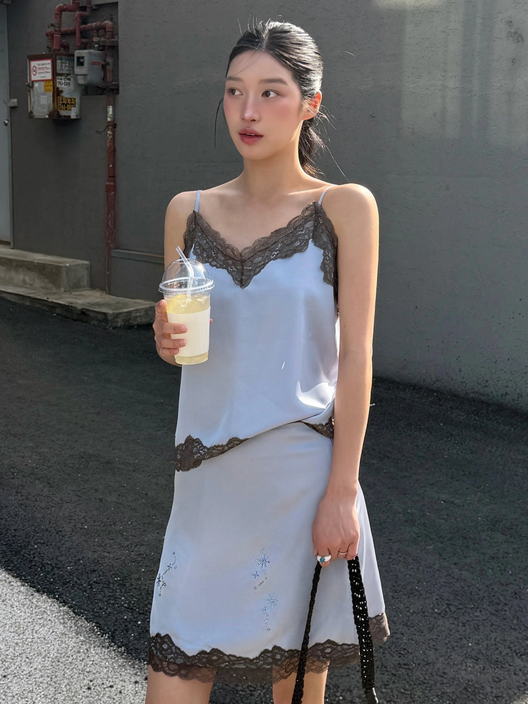 마가린핑거스 LACE SATIN HOTFIX SKIRT (LIGHT BLUE) 상품 이미지 2