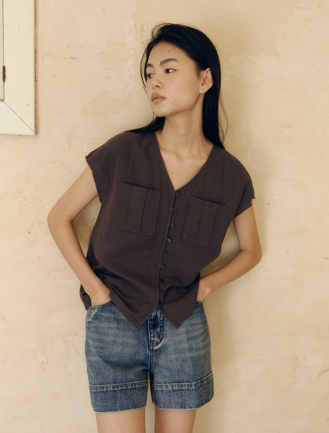솔티페블 DOUBLE GAUZE POCKET V-NECK SHIRT [CHARCOAL] 상품 이미지 2
