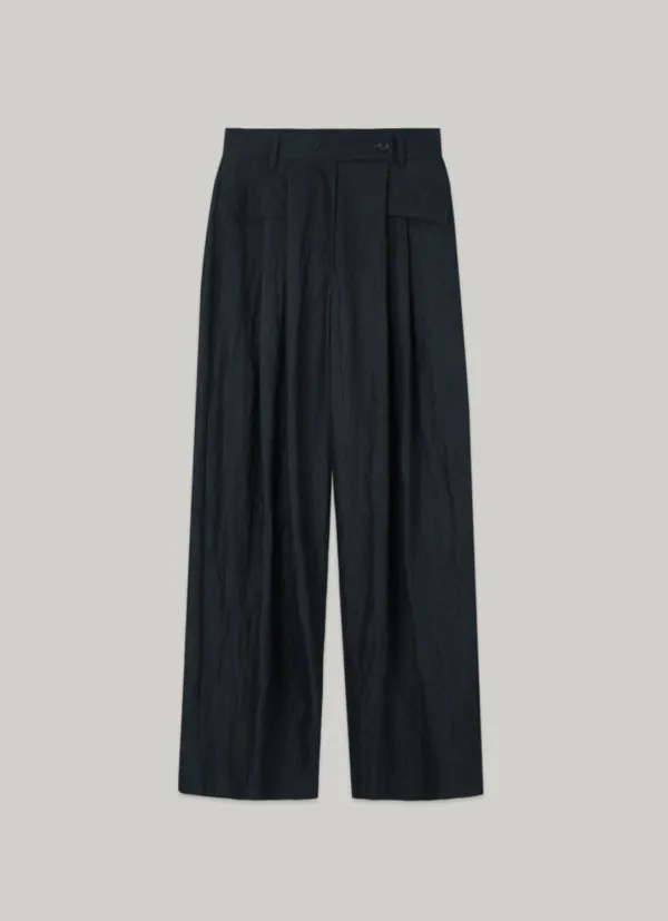 comos 1417 flap decorative two-tuck slacks (indigo blue)