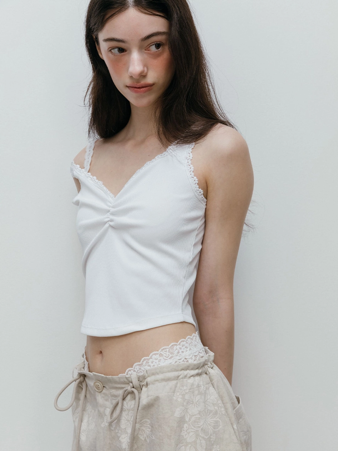 모이페어 FLOWER WIDE PANTS / BEIGE 상품 이미지 3
