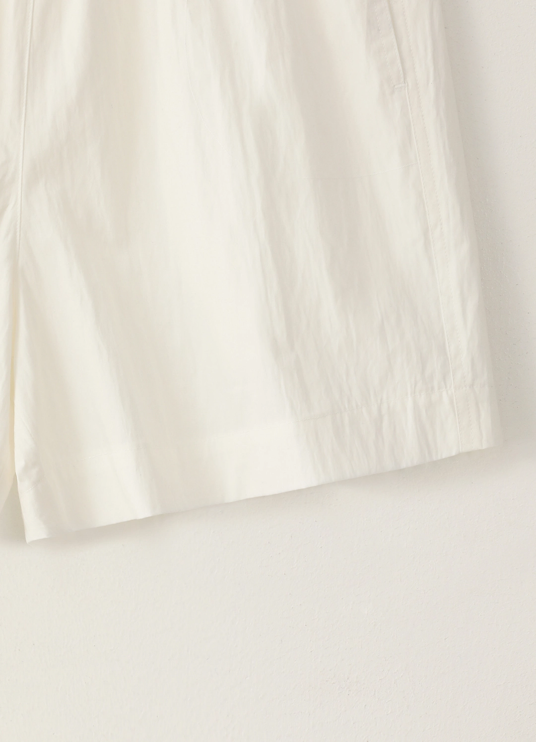 페블엠 Redone Bermuda Pants - White 상품 이미지 1