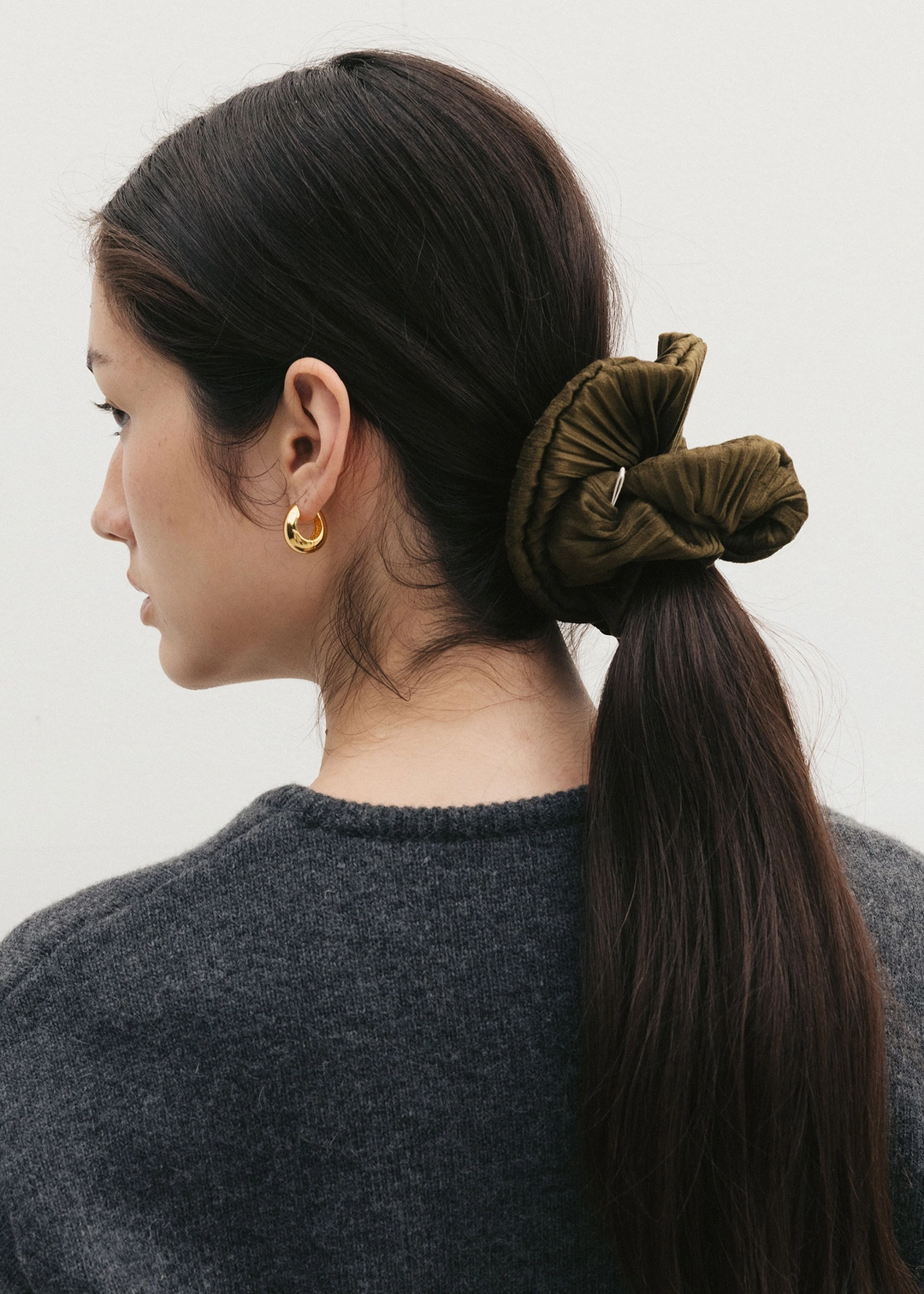 더라이 Suede Pleats Scrunchie(Khaki) 상품 이미지 2