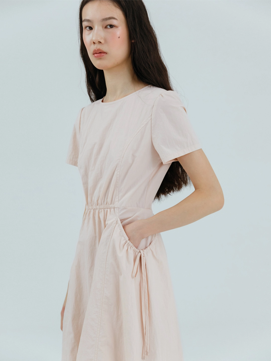 에트몽 Pocket Strap Volume Dress, Light Pink 상품 이미지 2