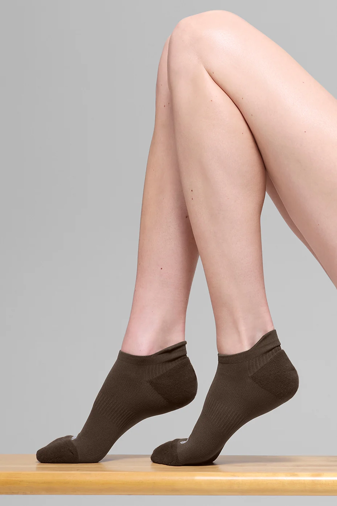 알로요가 Unisex Performance Tab Sock - Espresso 상품 이미지 2