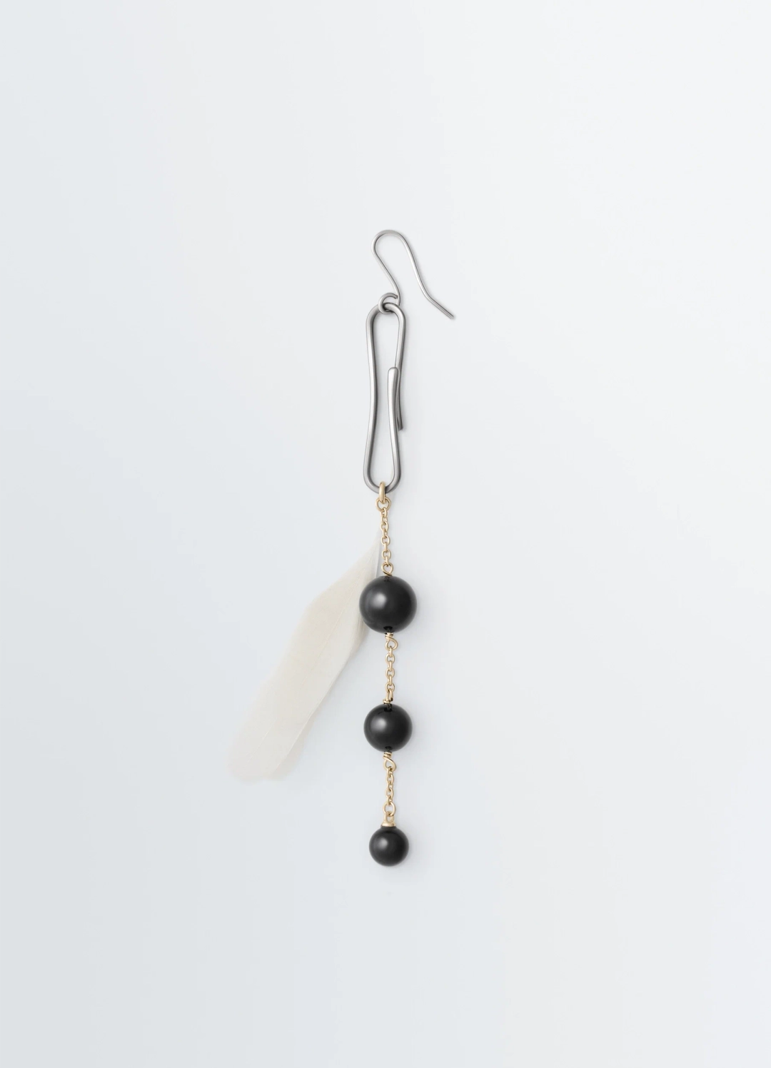 르메르 DOT EARRING WITH ONYX AND ROOSTER FEATHER 상품 이미지 1