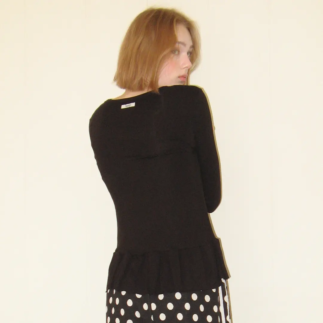 론론 PENDANT RUFFLE LAYERED SLIM LONG SLEEVE BLACK 상품 이미지 1
