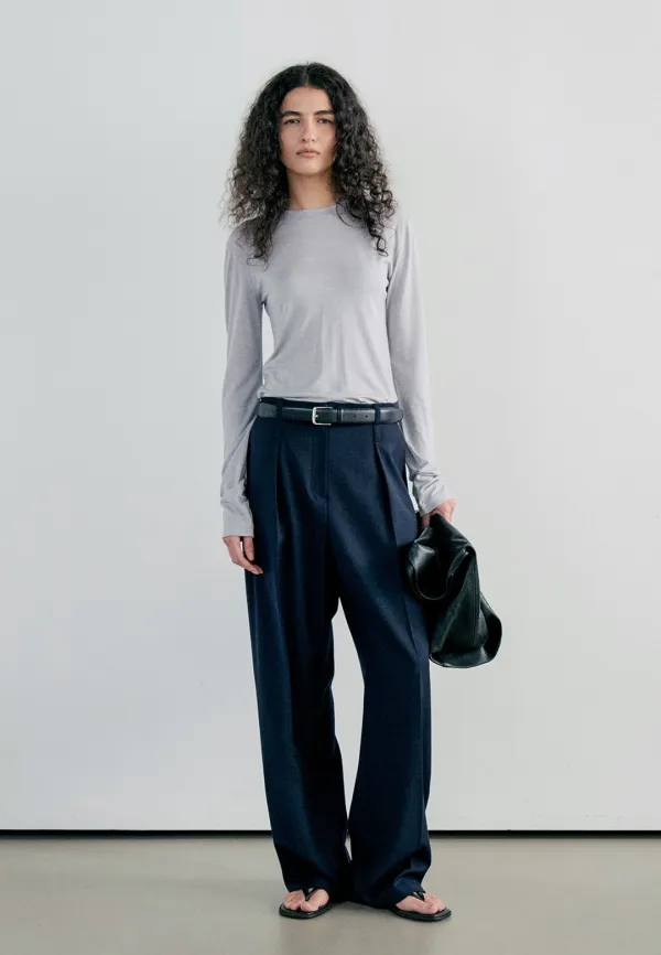 WOOL STRAIGHT ONE TUCK PANTS - DEEP NAVY