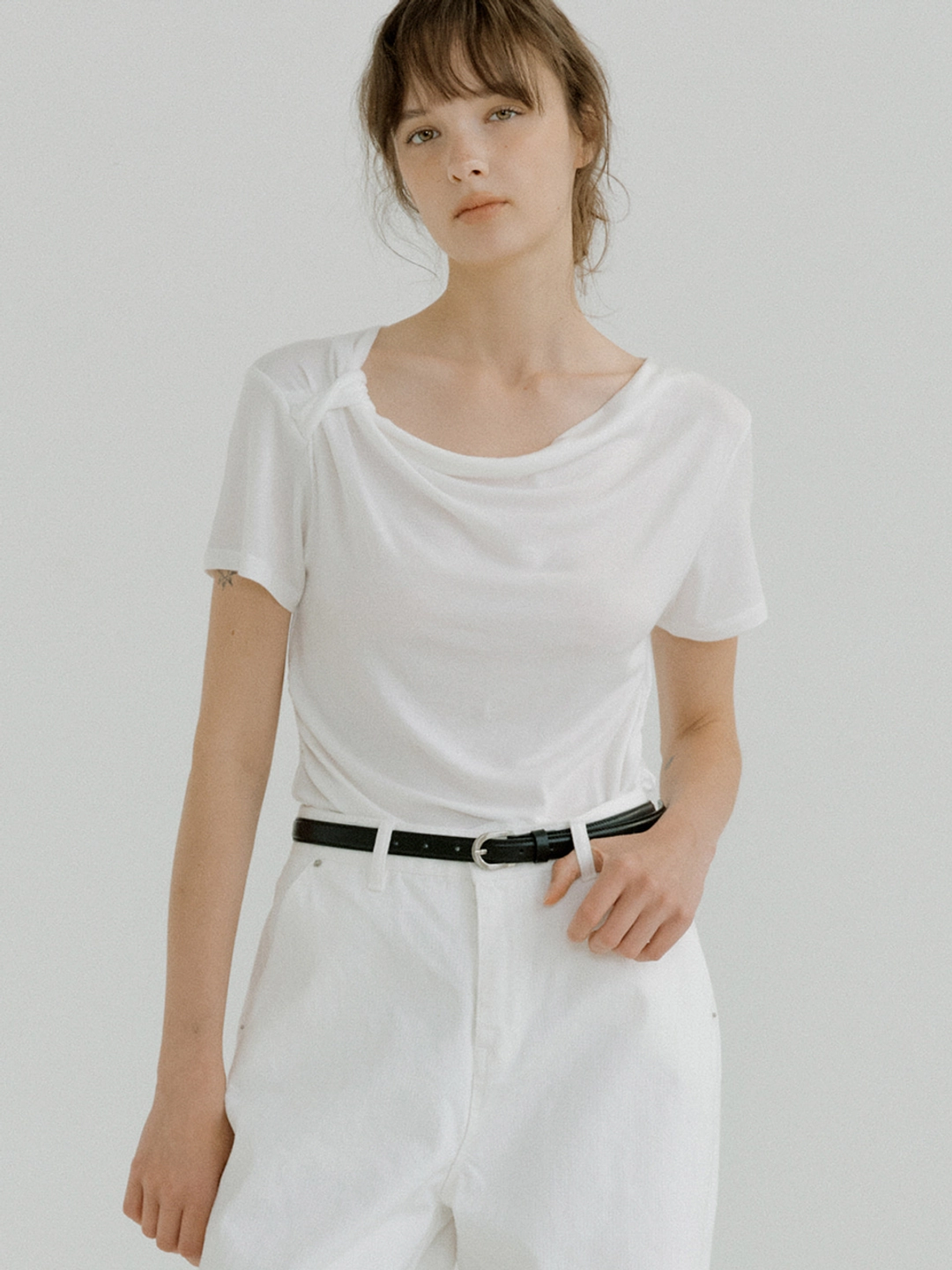 아워코모스 twist strap T-shirt (ivory) orc 6068 상품 이미지 1