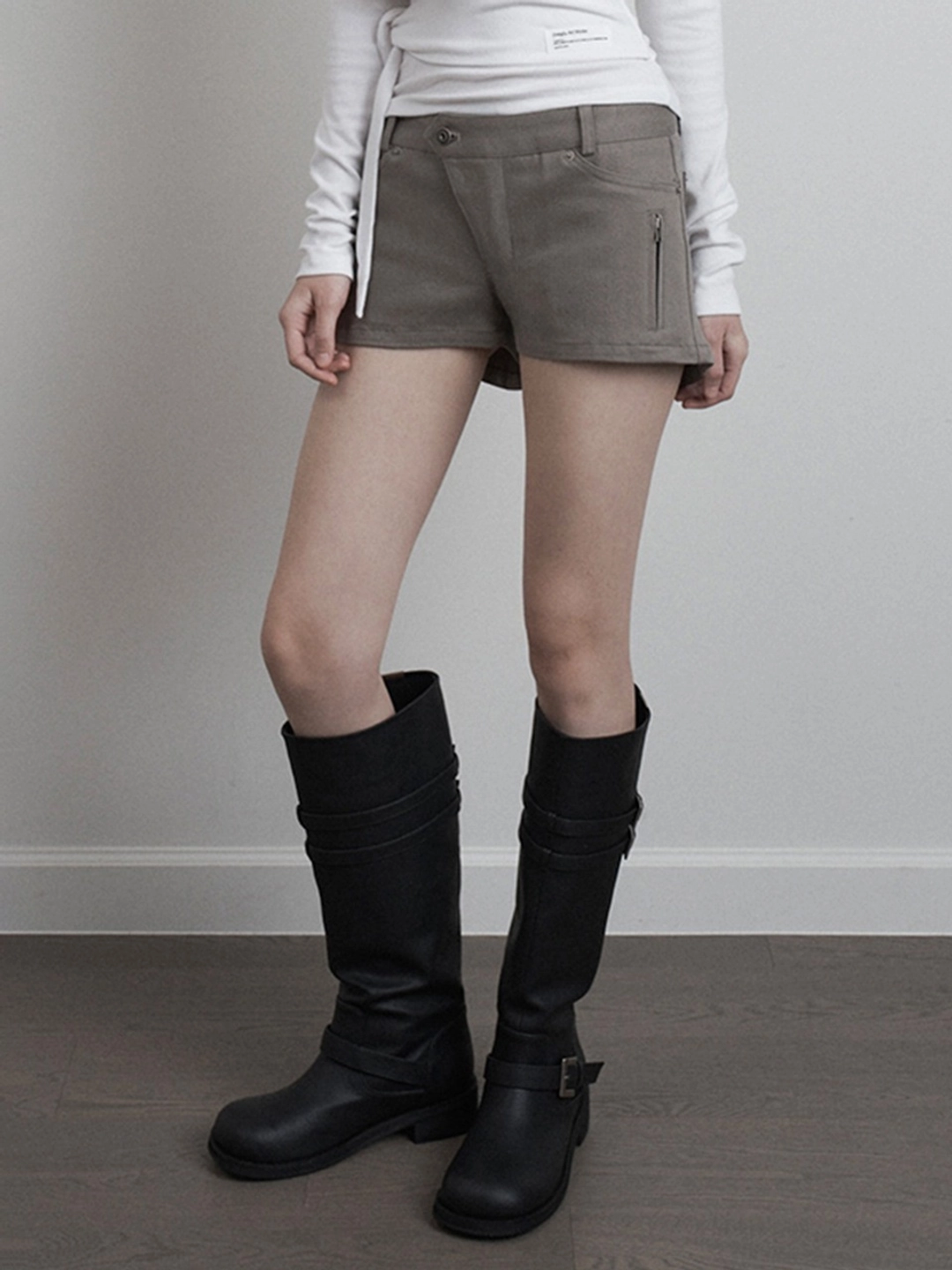 이네기 Overlay Waist Zip Shorts (sand beige) 상품 이미지 1