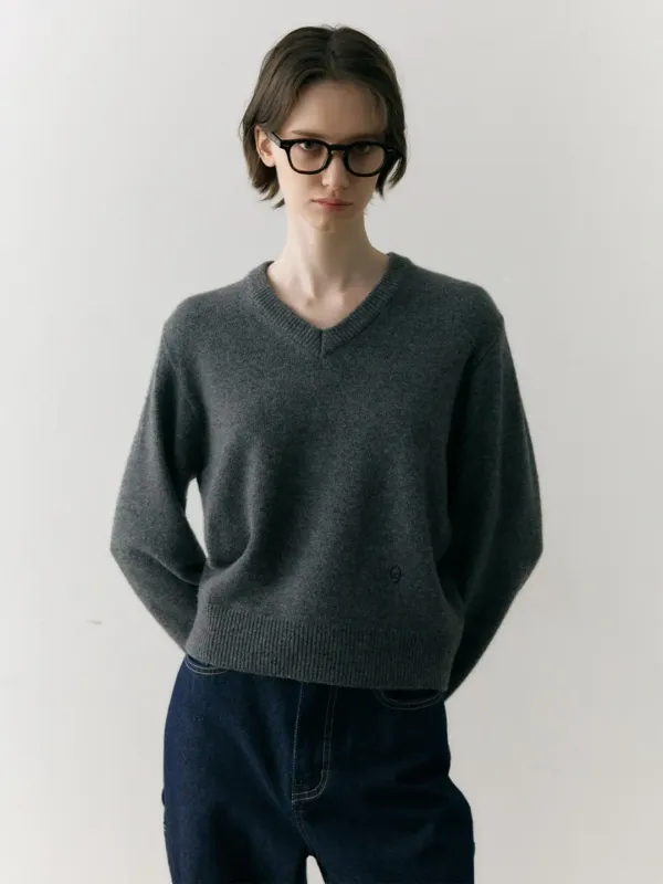 Essential V-Neck Pullover Charcoal