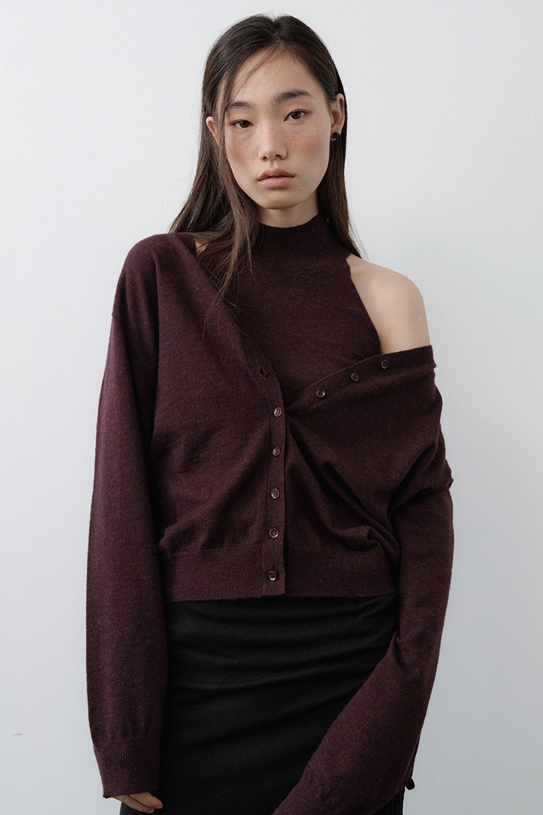 루시르주 [9/28 예약 배송] Halter & V-Neck Cardigan Set (Burgundy) 상품 이미지 1