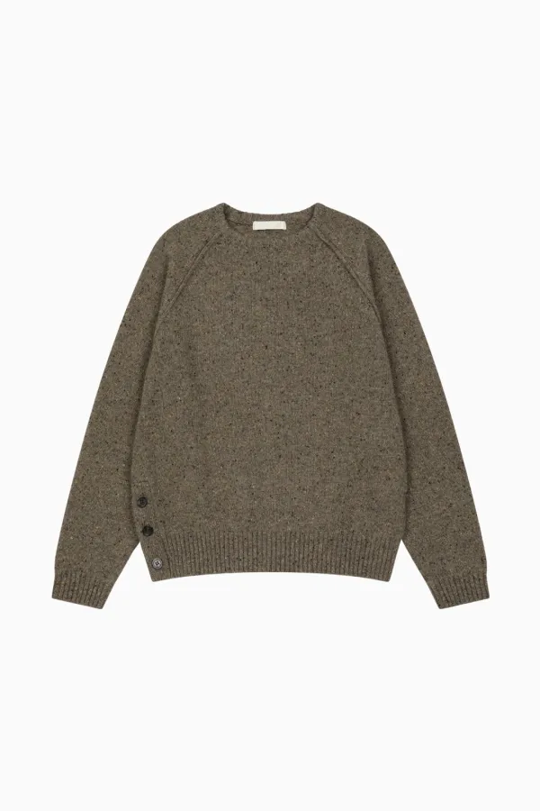 ASYMMETRIC RAGLAN BUTTON KNIT, BROWN