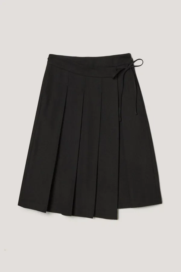 RIBBONED WIDE PLEATS SKIRT BLACK