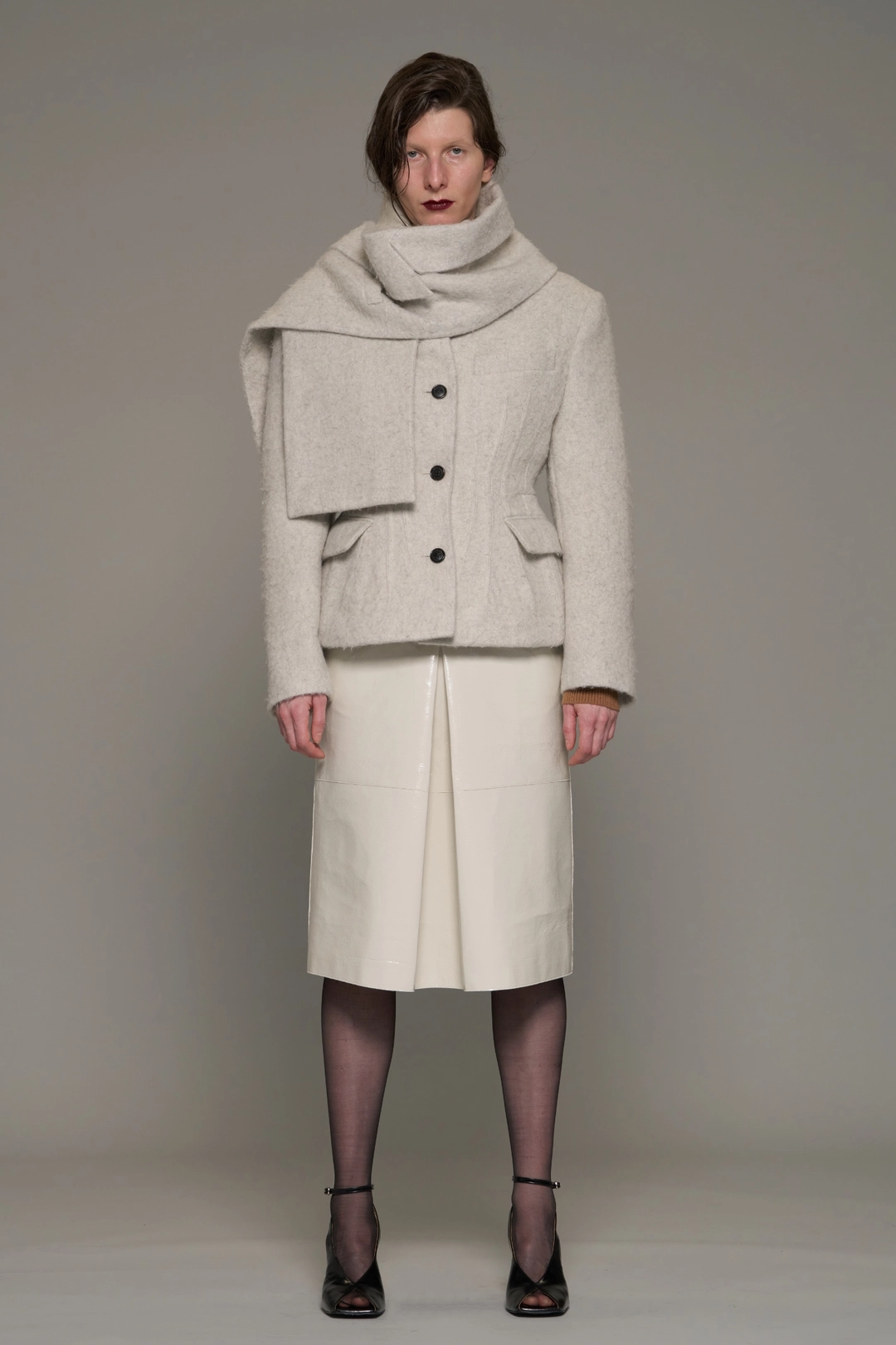 푸쉬버튼 FW26 WHITE SCARF COLLAR STRUCTURED SINGLE JACKET 상품 이미지 1