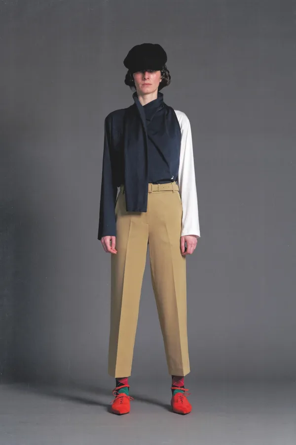 PF26 BEIGE BELTED CROPPED PANTS