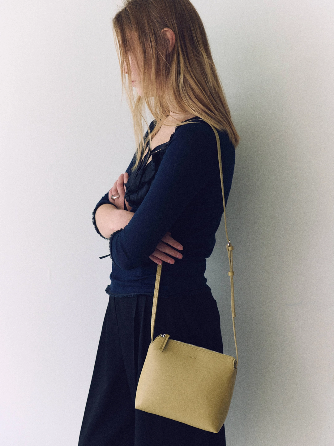 오브히 메이브 크로스백 Mave Cross Bag_Olive Yellow 상품 이미지 2