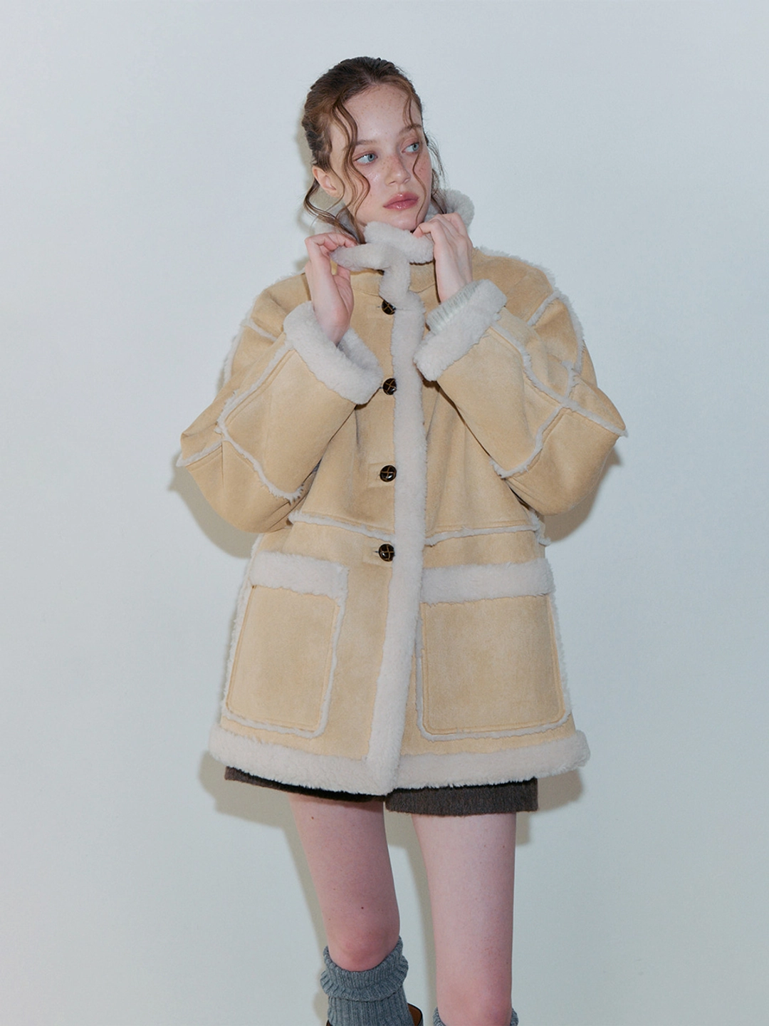 에트몽 Suede Button Mustang Coat, Light Beige 상품 이미지 1