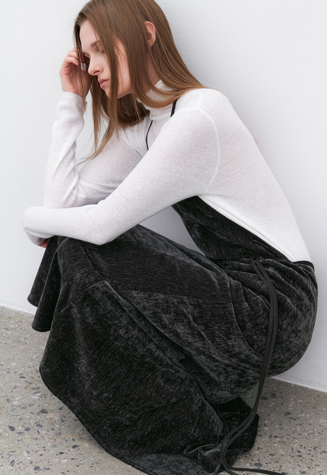 아뜰리에 나인 (OP-6310)SOFT VELVET HALTER NECK DRESS 상품 이미지 3
