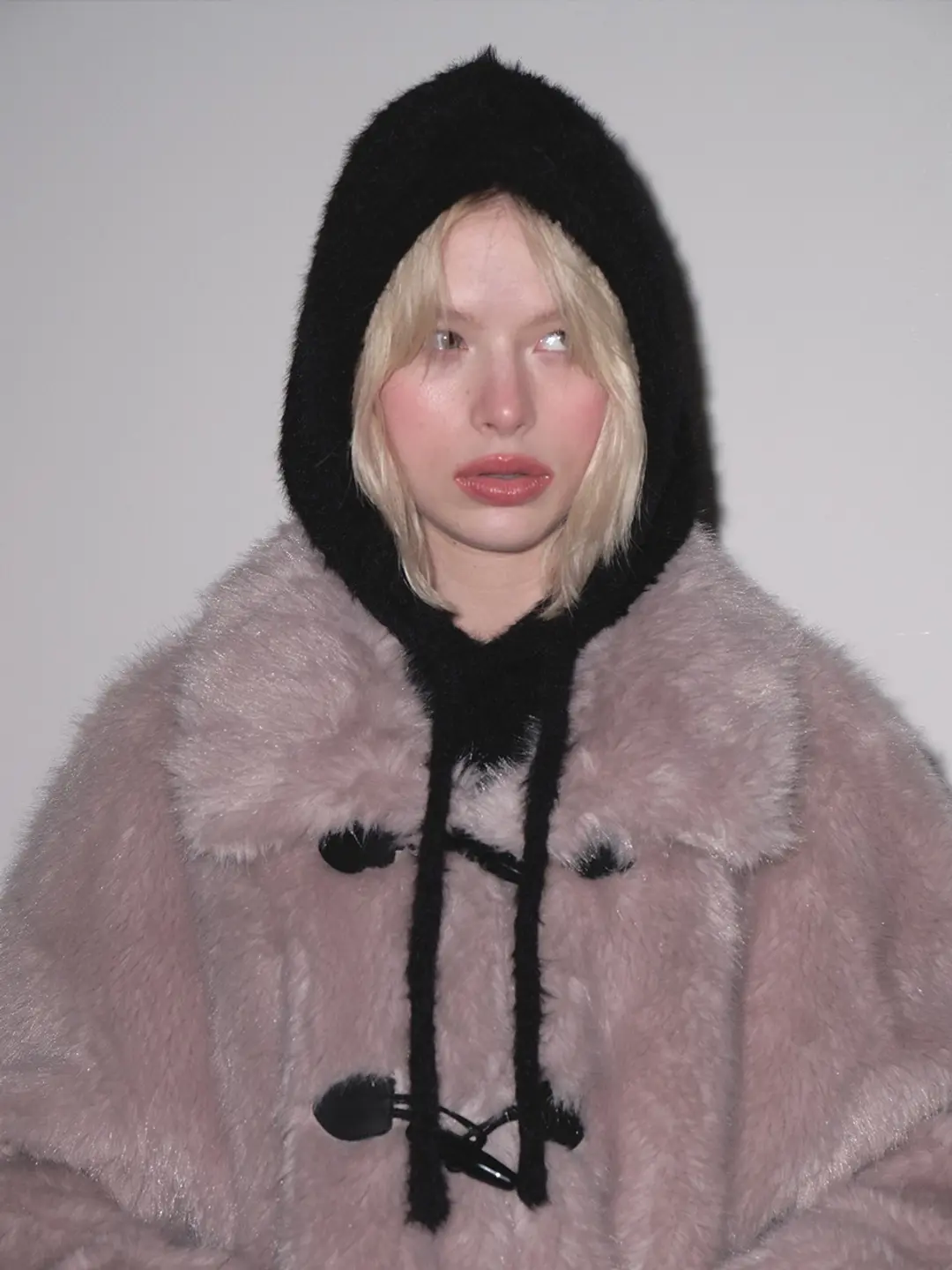 마가린핑거스 FLUFFY BUTTON BALACLAVA (BLACK) 상품 이미지 2