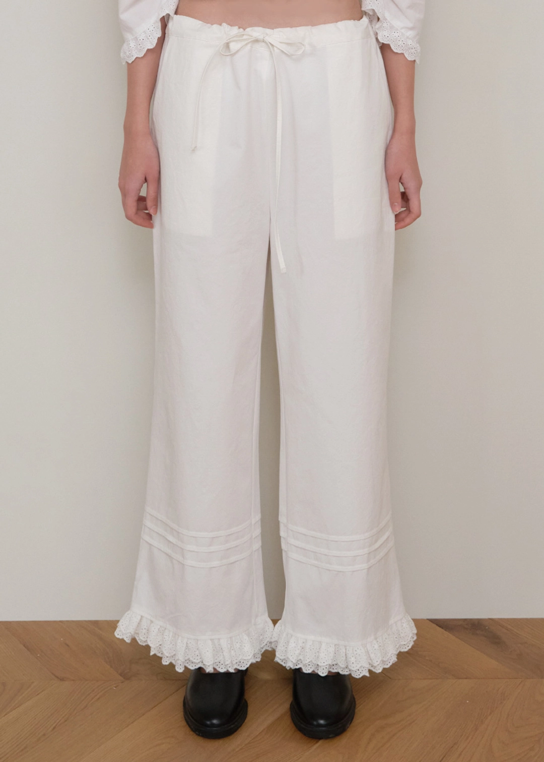 온무드 FRILL LACE PANTS - WHITE 상품 이미지 2