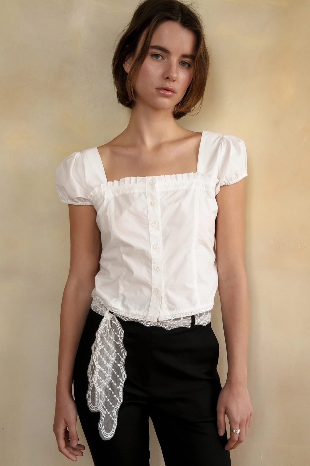 샤드라마 ROSE PLEATS SQUARE NECK BLOUSE [WHITE] 상품 이미지 2