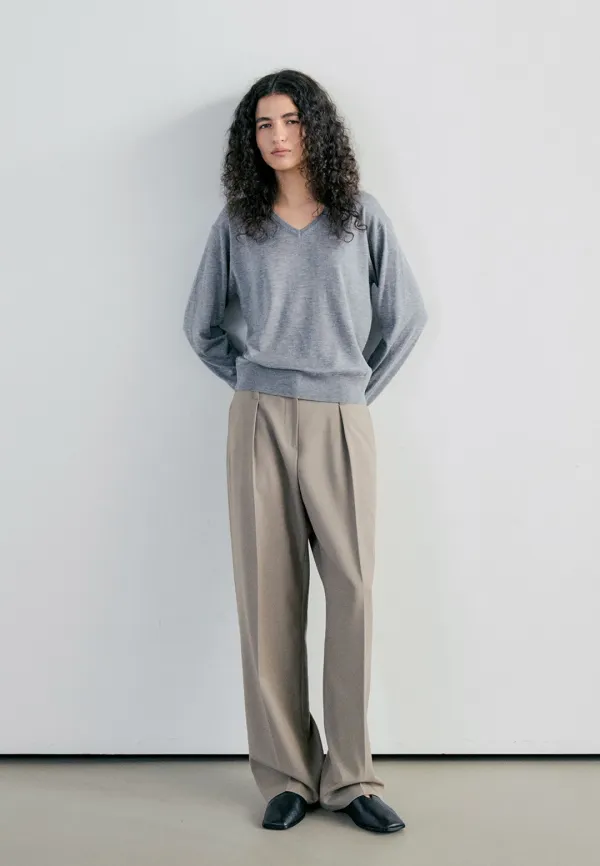 WOOL STRAIGHT ONE TUCK PANTS - SAND BEIGE