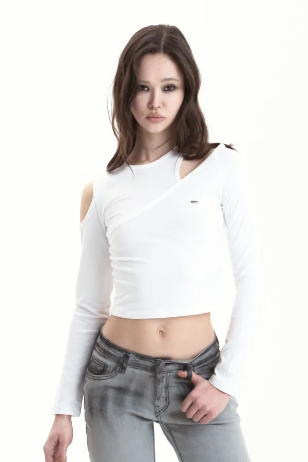 SLASH CUT-OUT LONG SLEEVE WHITE