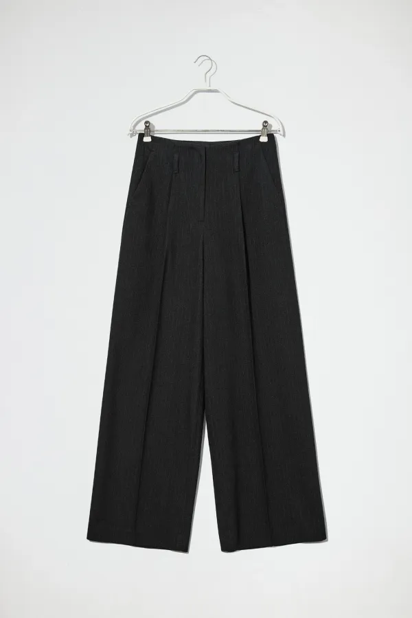 PLEATED STRIPED WIDE-LEG PANTS - DARK GREY