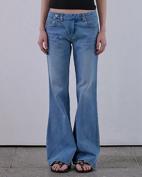 CONTOUR BOOTCUT JEANS - ICE BLUE