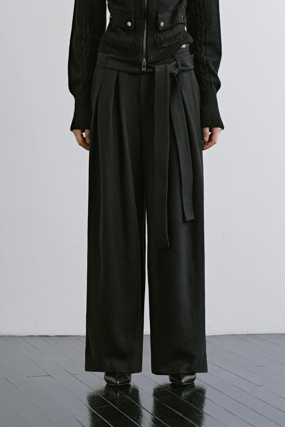 트리밍버드 Detachable Belt Pleated Slacks [ Black ] 상품 이미지 1