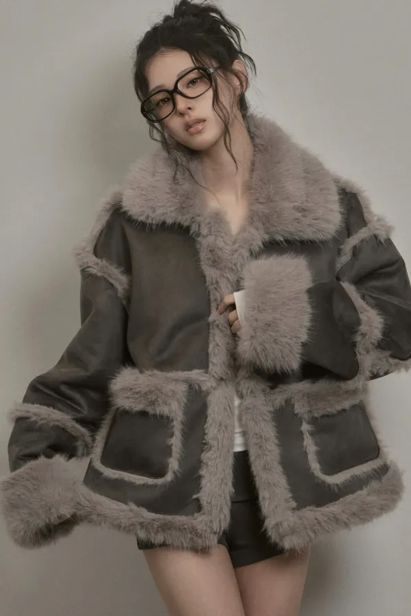Shearing Fur Mustang (charcoal)