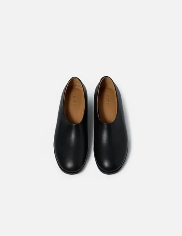 Nikki Leather Flat Shoes (Black)
