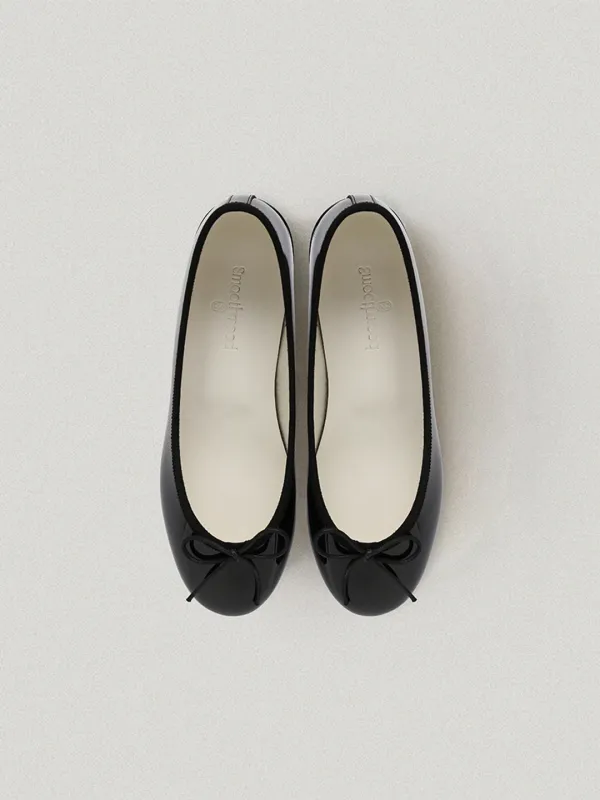 Scarlet Ribbon Flat (Vibram Sole)