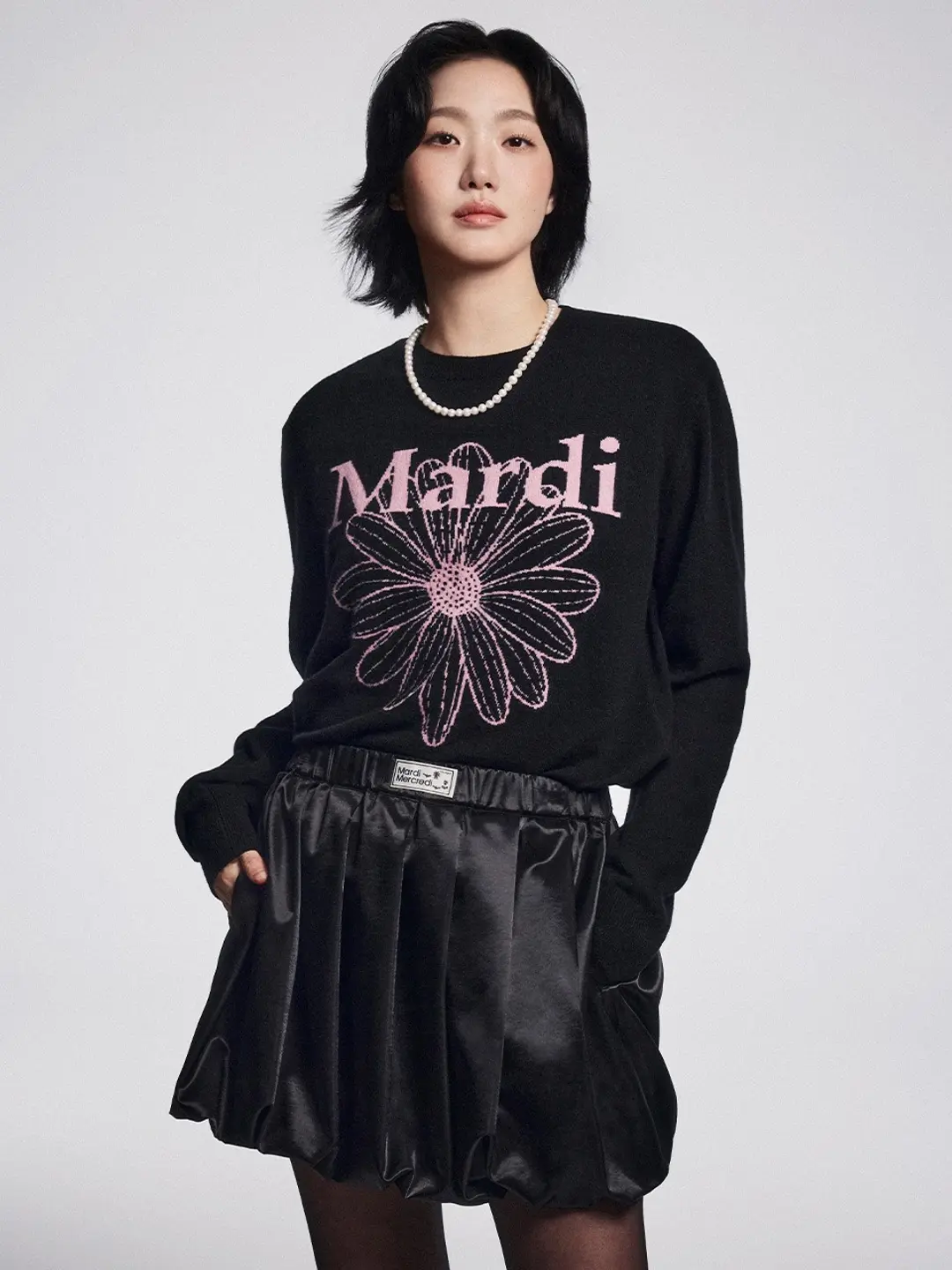 마르디 메크르디 CASHMERE CREW NECK FLOWERMARDI_BLACK PINK 상품 이미지 2