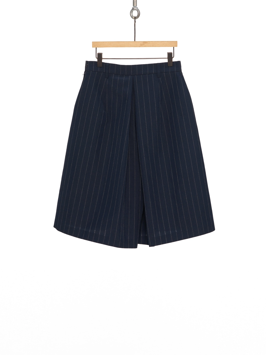 푸쉬버튼 SS26 NAVY STRIPE PLEATED A-LINE BERMUDA PANTS 상품 이미지 3