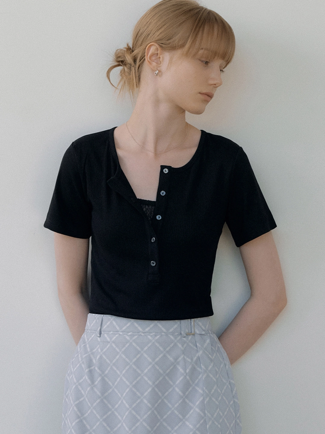 아워코모스 lace inner round-neck T-shirt (black) orc 6015 상품 이미지 1