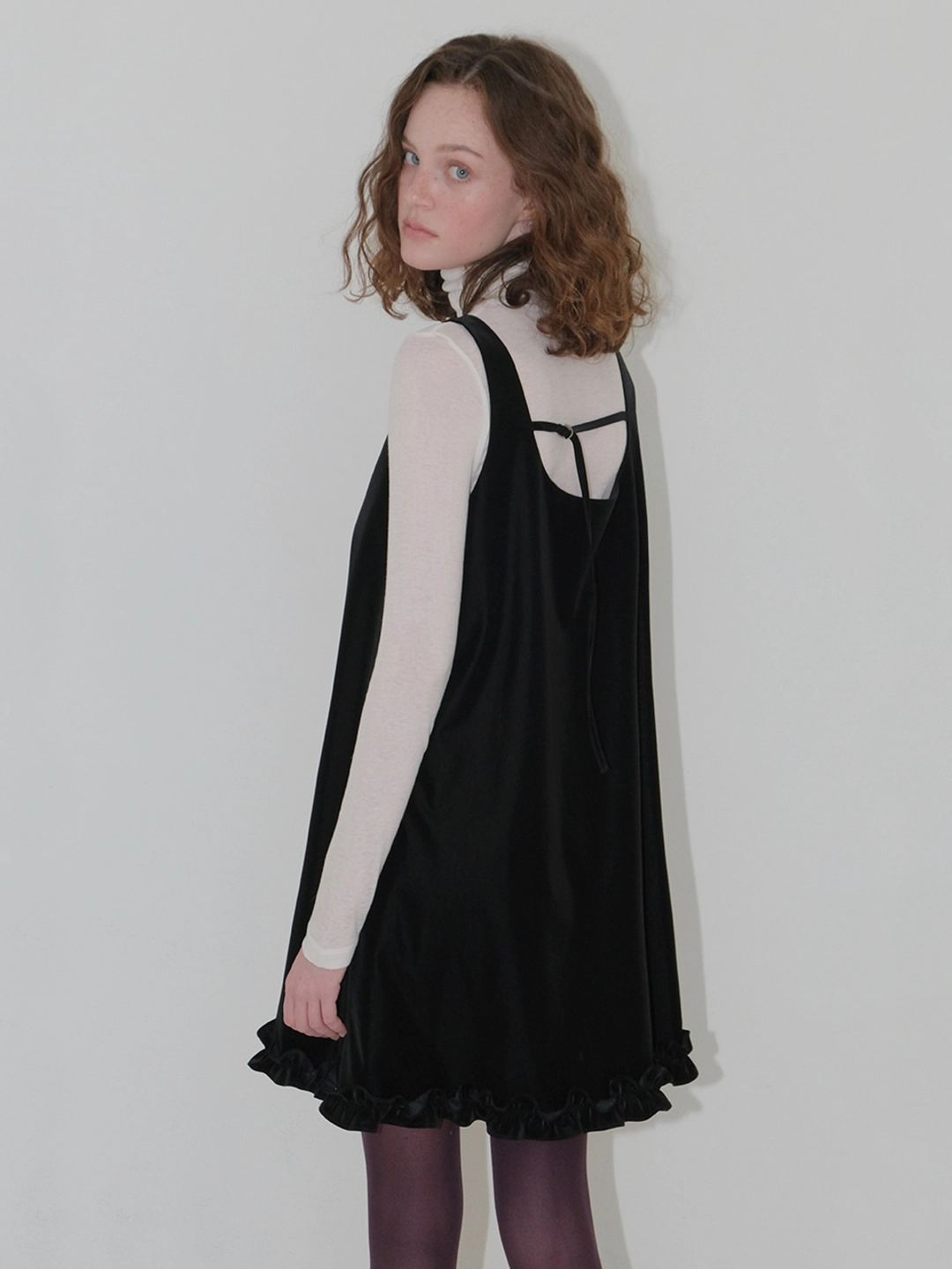 에트몽 Frill Sleeveless Mini Dress, Black 상품 이미지 2