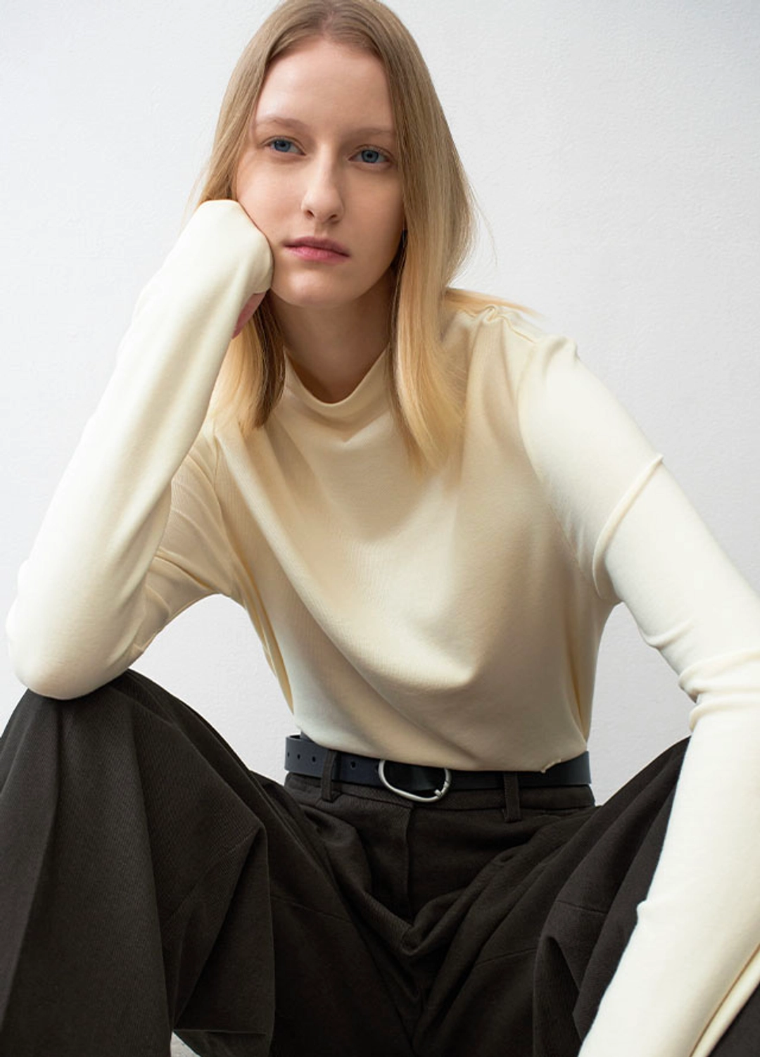 아뜰리에 나인 (T-7133)ESSENTIAL HALF NECK LONG TEE 상품 이미지 3