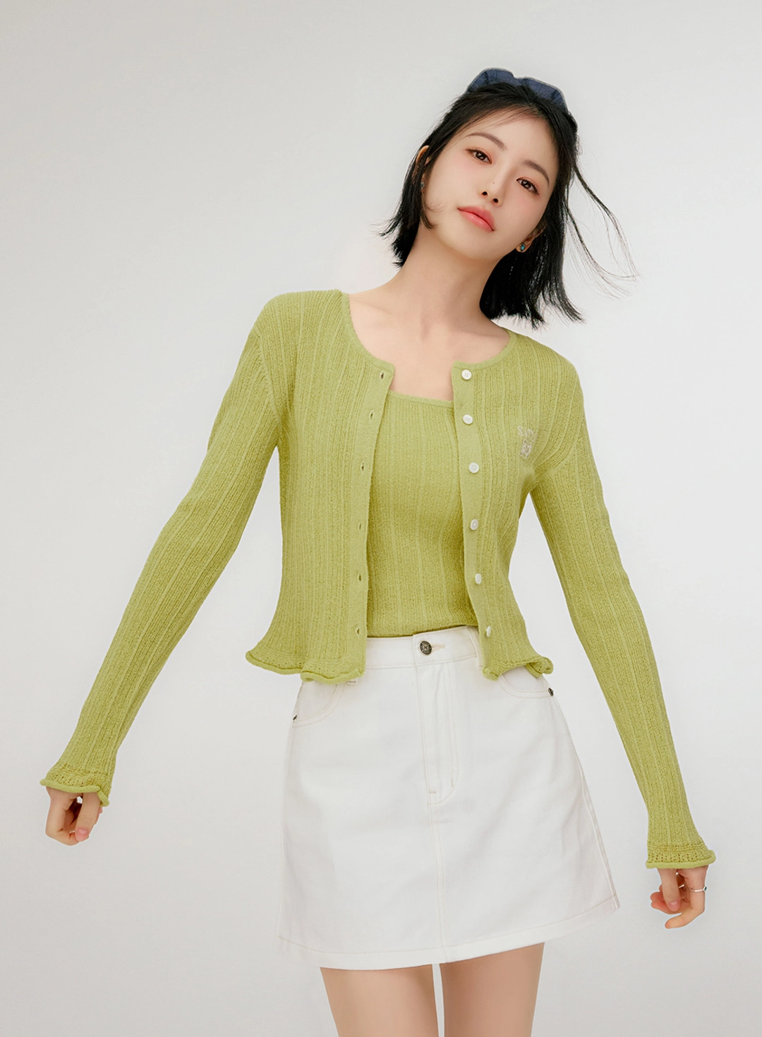 세터 [신예은 Pick] (W) Sheer Long Sleeve Crop Cardigan - Olive Green 상품 이미지 2