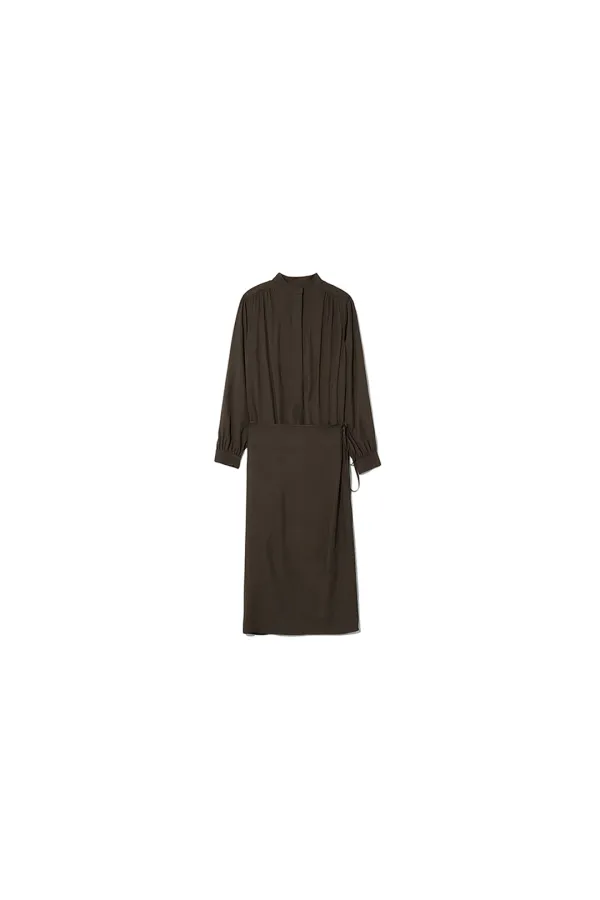 FLUID WRAP DRESS [BROWN]