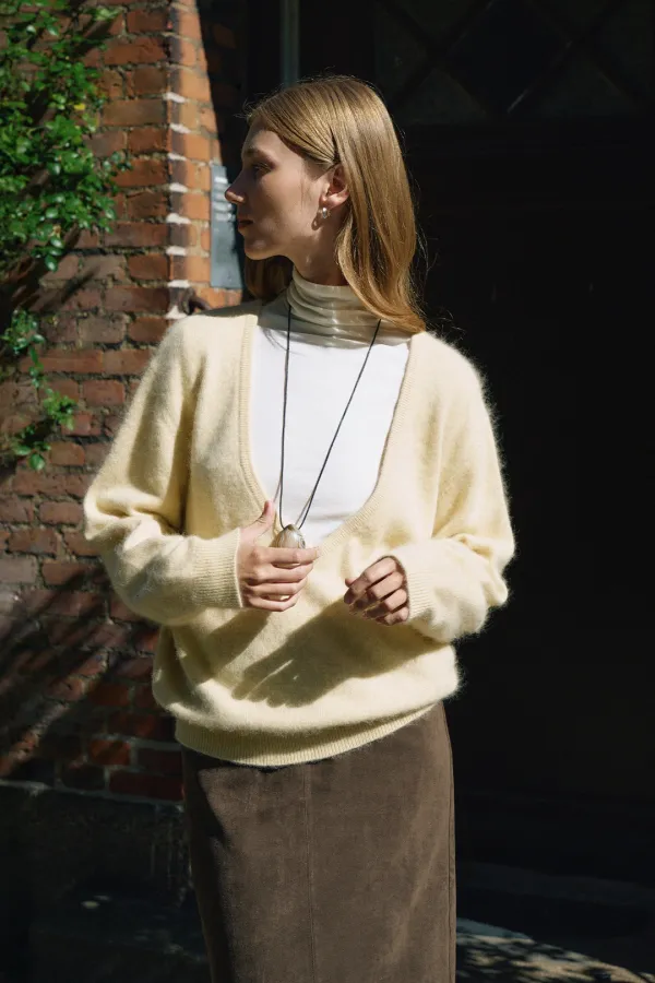 Raccoon Deep V-Neck Knit Top [LMBFWIKN2101]-Butter Yellow
