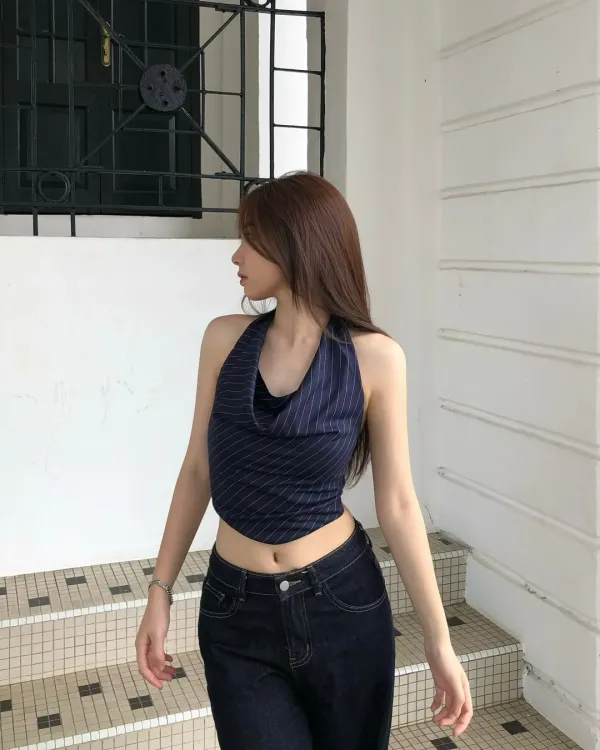 @yxinn28Draping Halter Top (Navy)