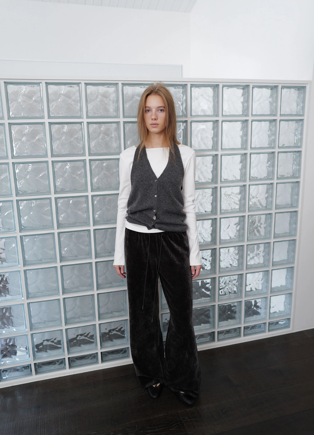 페블엠 Sally Halter Knit Vest - Charcoal 상품 이미지 2